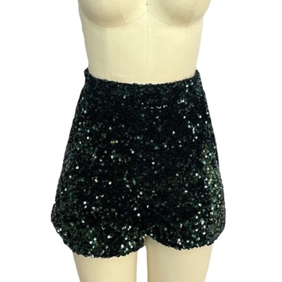 21 - BLACK SEQUIN HIGH WAIST SHORTS - Picture 3 of 6